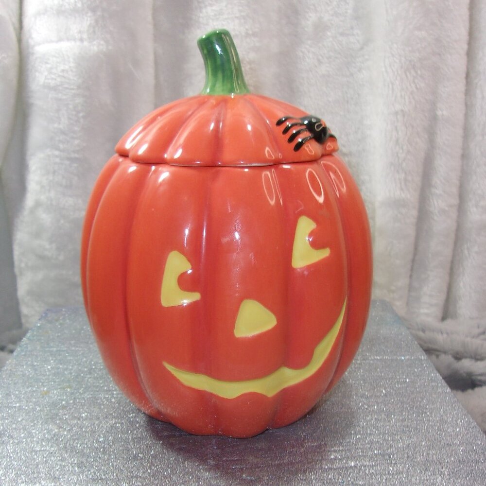 COPY - H-182 VINTAGE HALLMARK LIDDED PUMPKIN JAR/JACK-O-LANTERN TREAT JAR - Picture 1 of 11